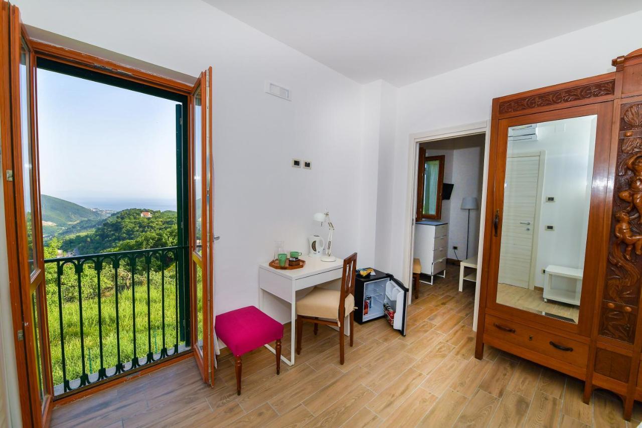 Bed and Breakfast La Riggiola Salerno Exterior foto